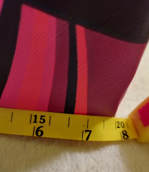 Trina Turk Cosemetic Bag 🎒 - Picture 3 of 9